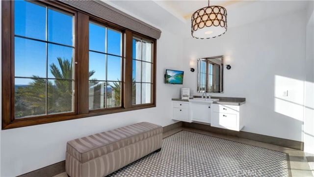 2 Thomas Road, Ladera Ranch, CA 92694