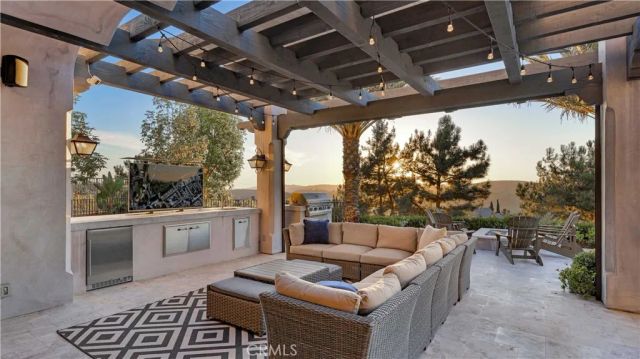2 Thomas Road, Ladera Ranch, CA 92694