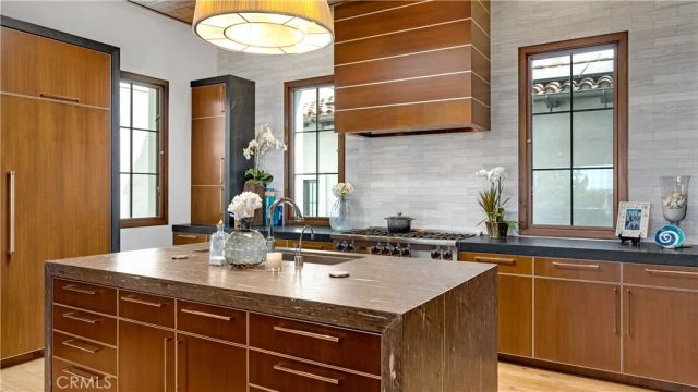 2 Thomas Road, Ladera Ranch, CA 92694