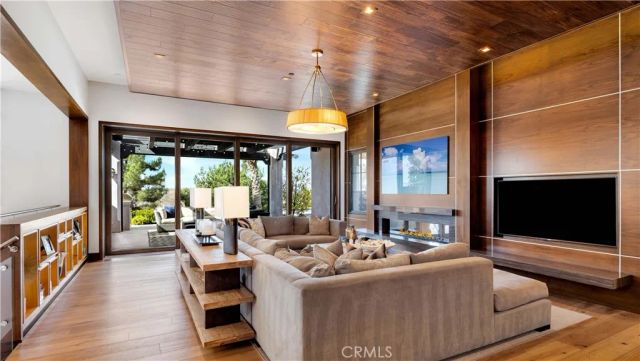 2 Thomas Road, Ladera Ranch, CA 92694