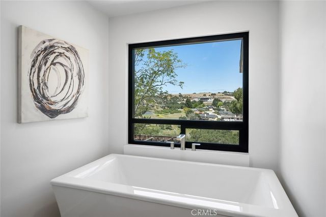1027 Acorn Drive, Arroyo Grande, CA 93420