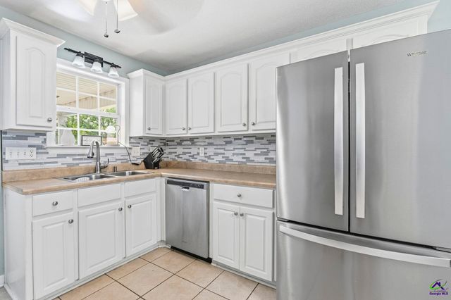 209 Duke Lane, Kathleen, GA 31047