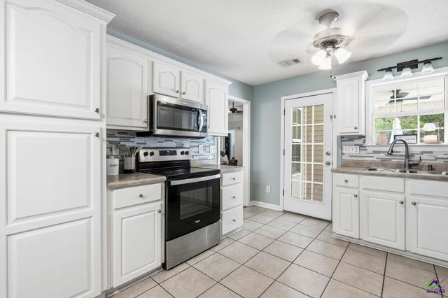 209 Duke Lane, Kathleen, GA 31047