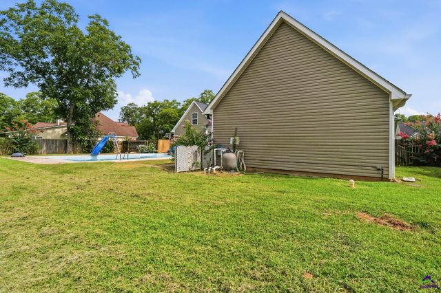 209 Duke Lane, Kathleen, GA 31047