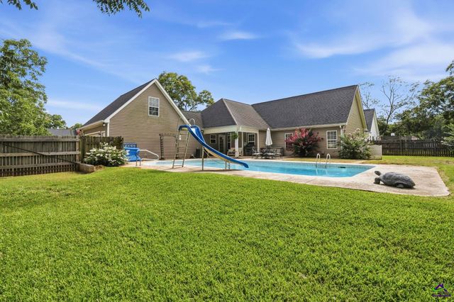 209 Duke Lane, Kathleen, GA 31047