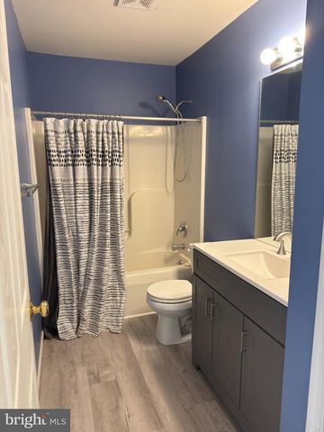 106 COUNTRY LN, Morgantown, PA 19543