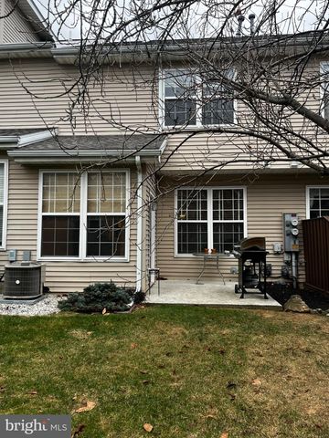 106 COUNTRY LN, Morgantown, PA 19543