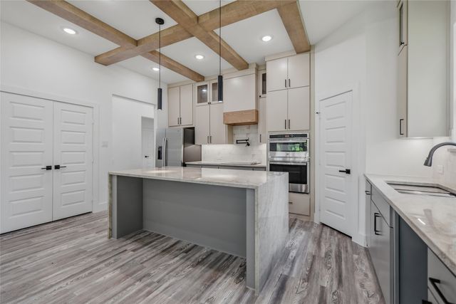 307 E Locust Street, Leonard, TX 75452