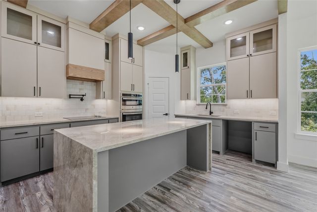 307 E Locust Street, Leonard, TX 75452