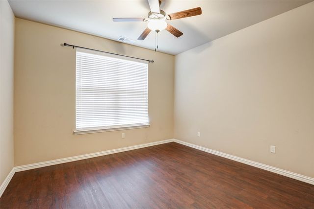 9601 Ravenwood Drive, Denton, TX 76207