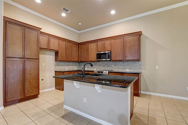 9601 Ravenwood Drive, Denton, TX 76207