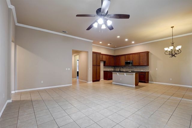 9601 Ravenwood Drive, Denton, TX 76207