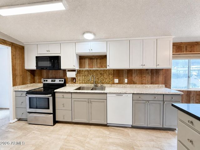 10951 N 91ST Avenue 37, Peoria, AZ 85345