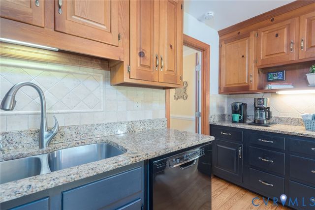 7842 Lakeforest Dr, North Chesterfield, VA 23235
