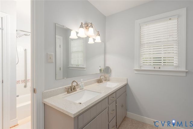 7842 Lakeforest Dr, North Chesterfield, VA 23235