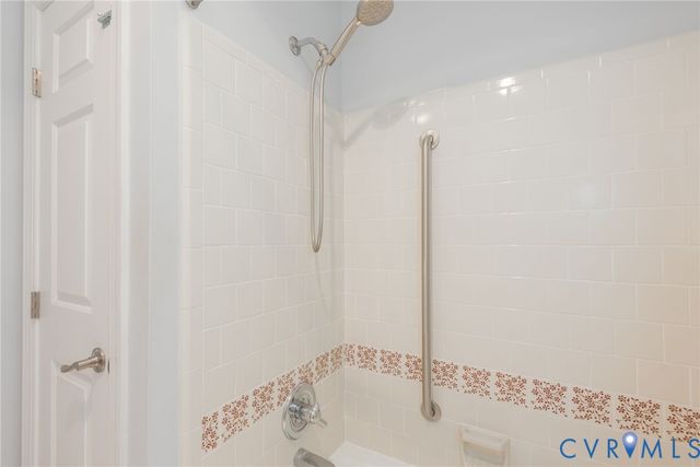 7842 Lakeforest Dr, North Chesterfield, VA 23235