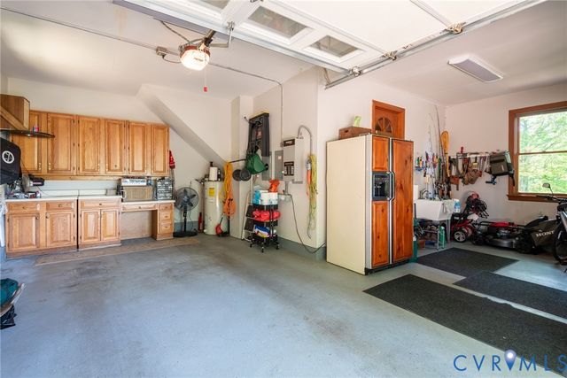 7842 Lakeforest Dr, North Chesterfield, VA 23235