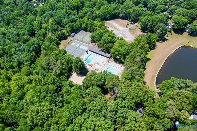 7842 Lakeforest Dr, North Chesterfield, VA 23235