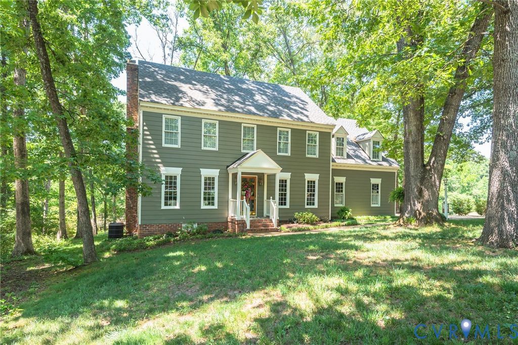7842 Lakeforest Dr, North Chesterfield, VA 23235