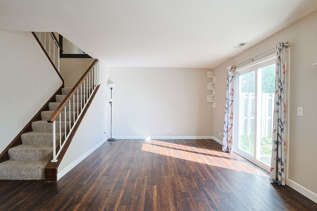 485 Esselen Court 16, Carol Stream, IL 60188 — photo 3