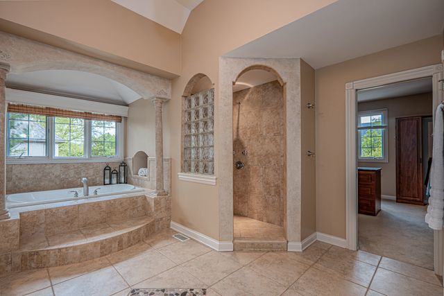 0S140 N MATHEWSON Lane, Geneva, IL 60134