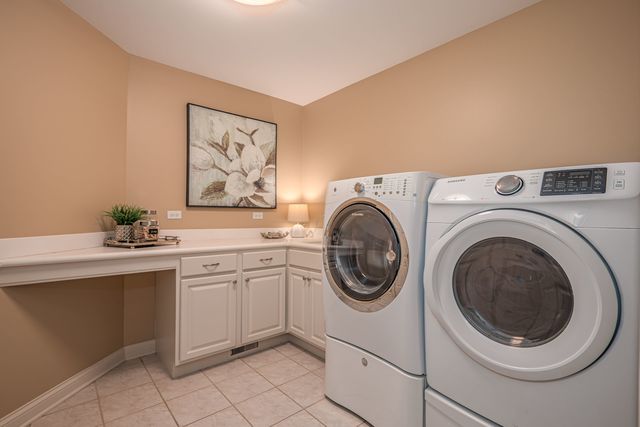 0S140 N MATHEWSON Lane, Geneva, IL 60134