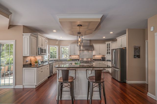0S140 N MATHEWSON Lane, Geneva, IL 60134