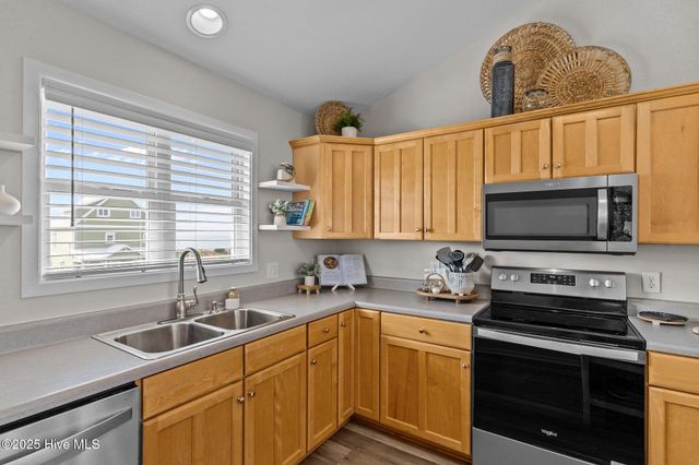 126 S Permuda Wynd Drive, N Topsail Beach, NC 28460