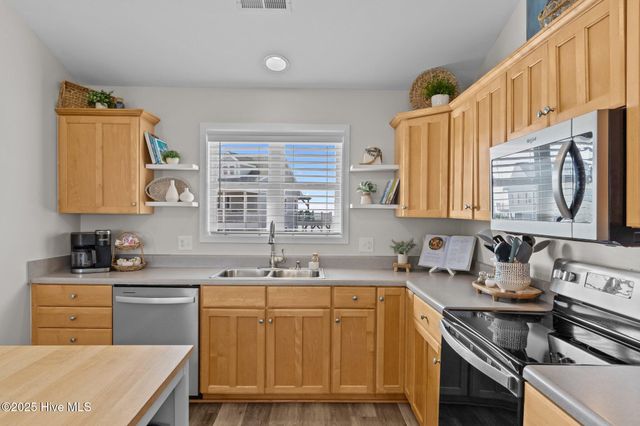 126 S Permuda Wynd Drive, N Topsail Beach, NC 28460