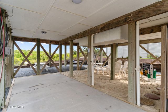 126 S Permuda Wynd Drive, N Topsail Beach, NC 28460