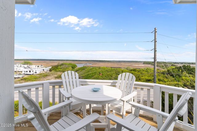 126 S Permuda Wynd Drive, N Topsail Beach, NC 28460