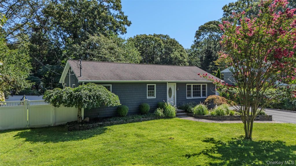 45 Marbeth Circle, Miller Place, NY 11764 — photo 4