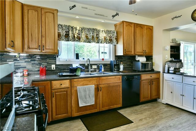 2935 N River Road NE, Warren, OH 44483