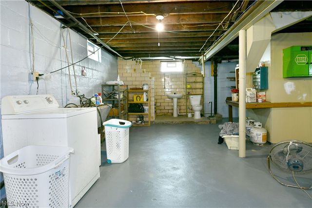 2935 N River Road NE, Warren, OH 44483