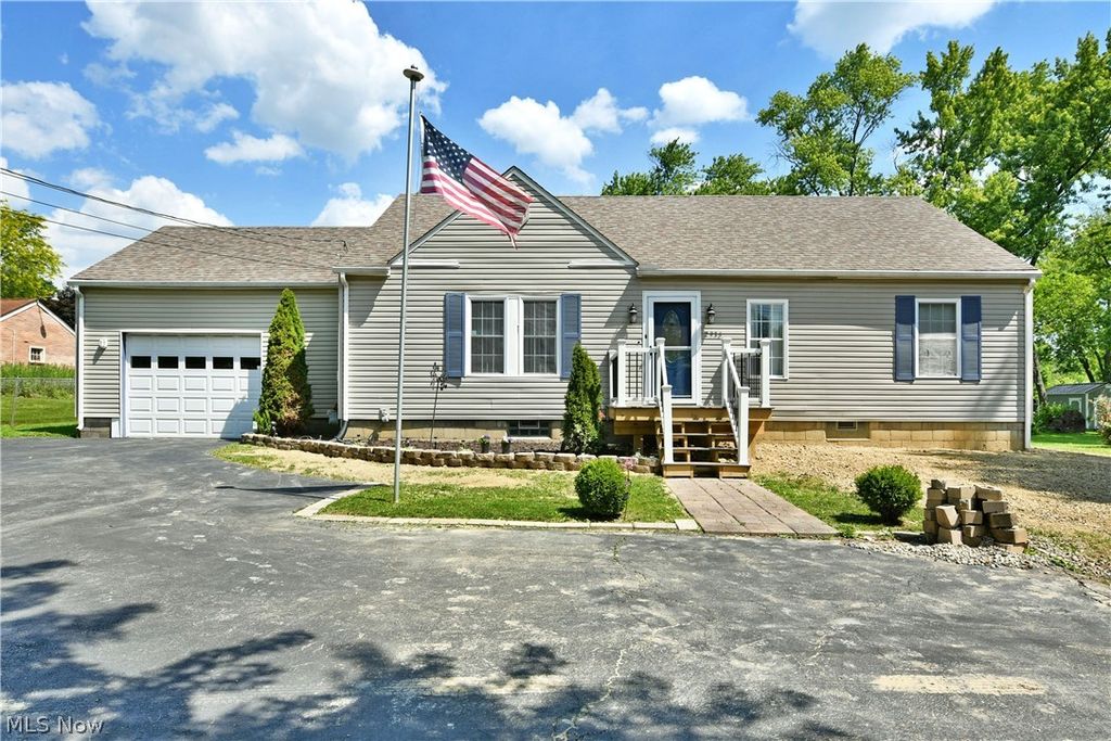 2935 N River Road NE, Warren, OH 44483