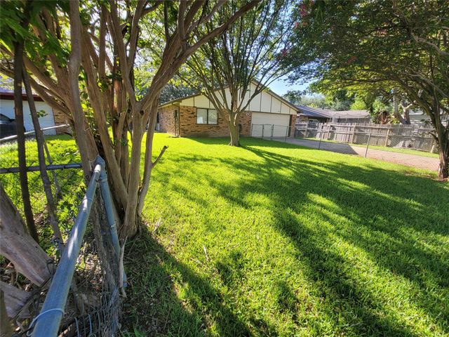 2626 Dove Meadow Drive, Garland, TX 75043