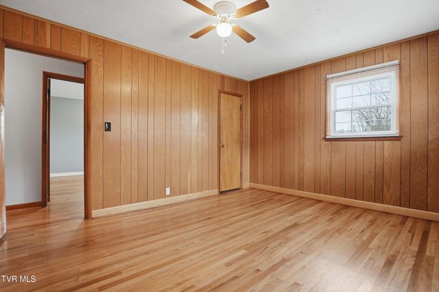 802 Stanley Valley Road, Rogersville, TN 37857