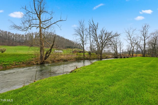 802 Stanley Valley Road, Rogersville, TN 37857
