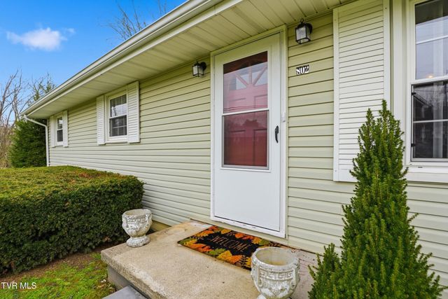 802 Stanley Valley Road, Rogersville, TN 37857