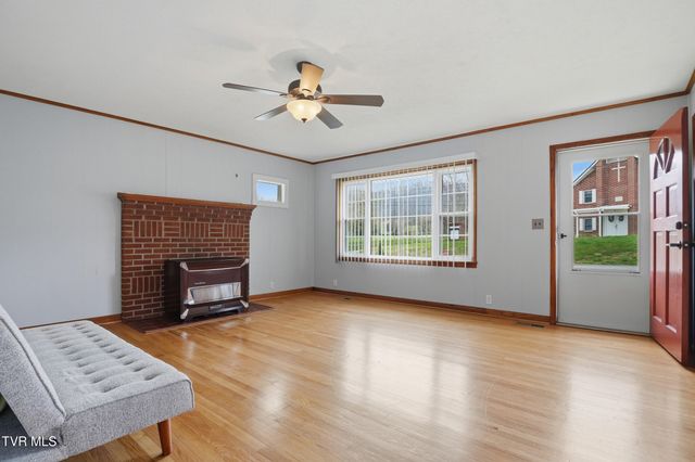 802 Stanley Valley Road, Rogersville, TN 37857