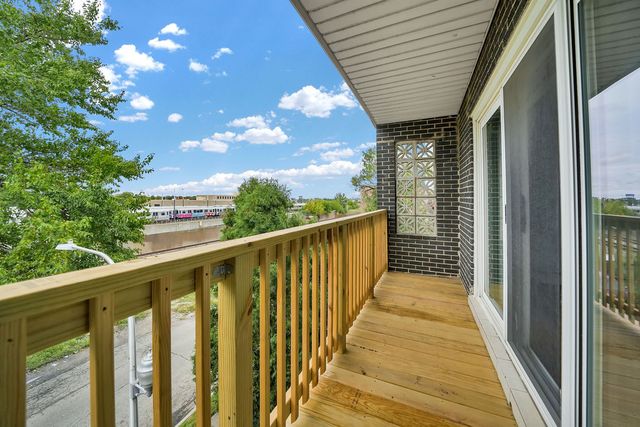 5701 S Kenton Avenue 3N, Chicago, IL 60629