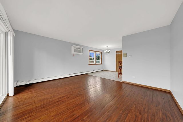 5701 S Kenton Avenue 3N, Chicago, IL 60629