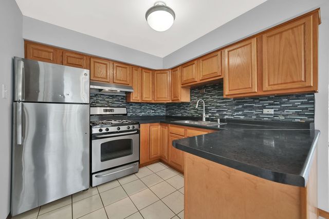 5701 S Kenton Avenue 3N, Chicago, IL 60629