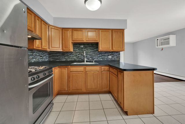 5701 S Kenton Avenue 3N, Chicago, IL 60629
