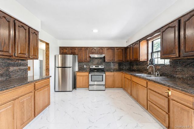 43 harrison Drive, Shirley, NY 11967