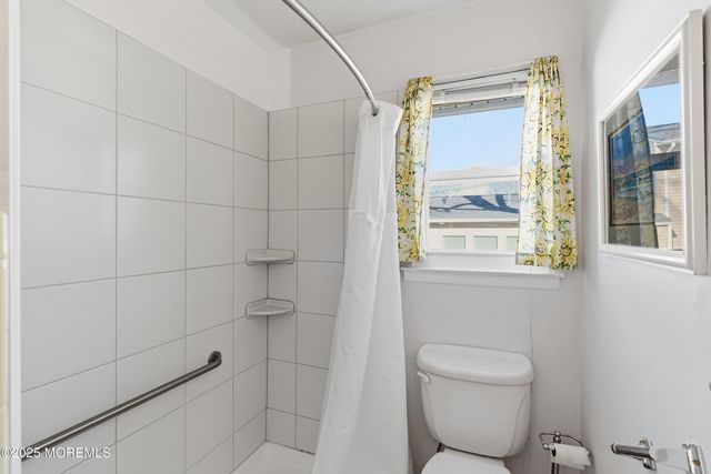 7 Nebraska Drive 153, Matawan, NJ 07747