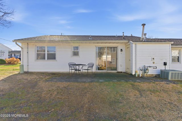 7 Nebraska Drive 153, Matawan, NJ 07747