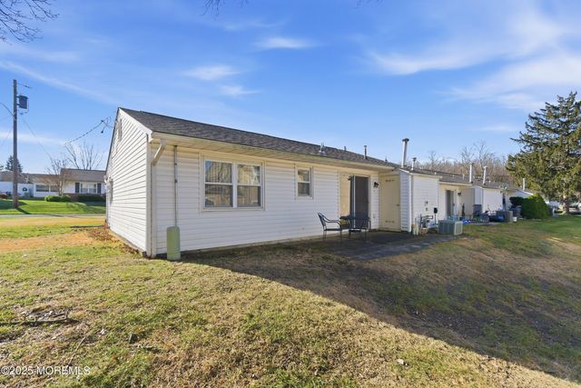 7 Nebraska Drive 153, Matawan, NJ 07747