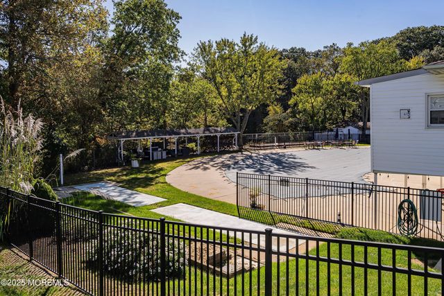 7 Nebraska Drive 153, Matawan, NJ 07747