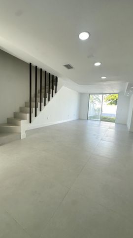 4300 W 10th Court, Hialeah, FL 33012